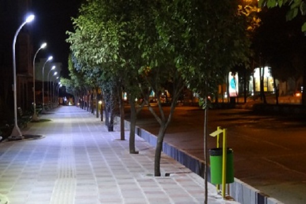 پایه چراغ روشنایی پارکی در اراک 2 پایه چراغ